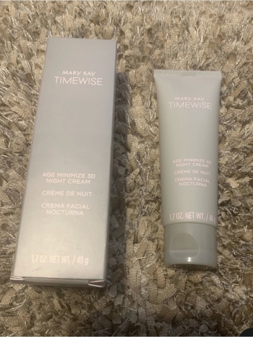 Mary kay face night cream,  comb to oily skin